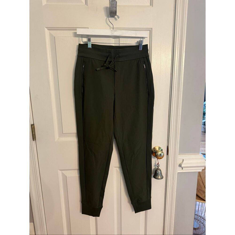 Athleta Olive Green Zip Front Pocket Jogger Pants sz 4 NWOT